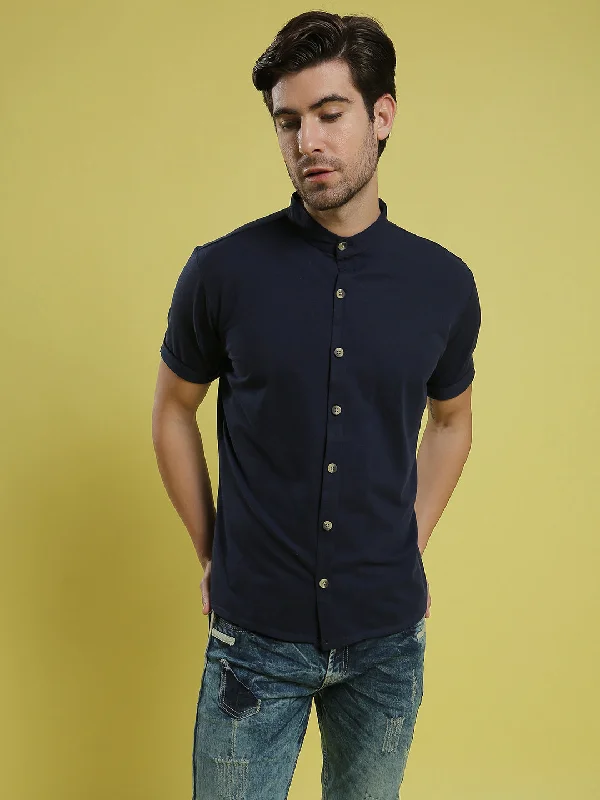Casual Chic Campus Sutra Men Solid Casual Shirts