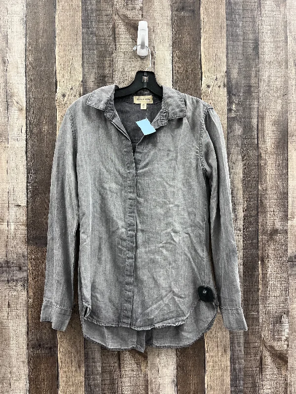 All-Day Outfits Top Long Sleeve By Cloth & Stone In Grey, Size: Xs
