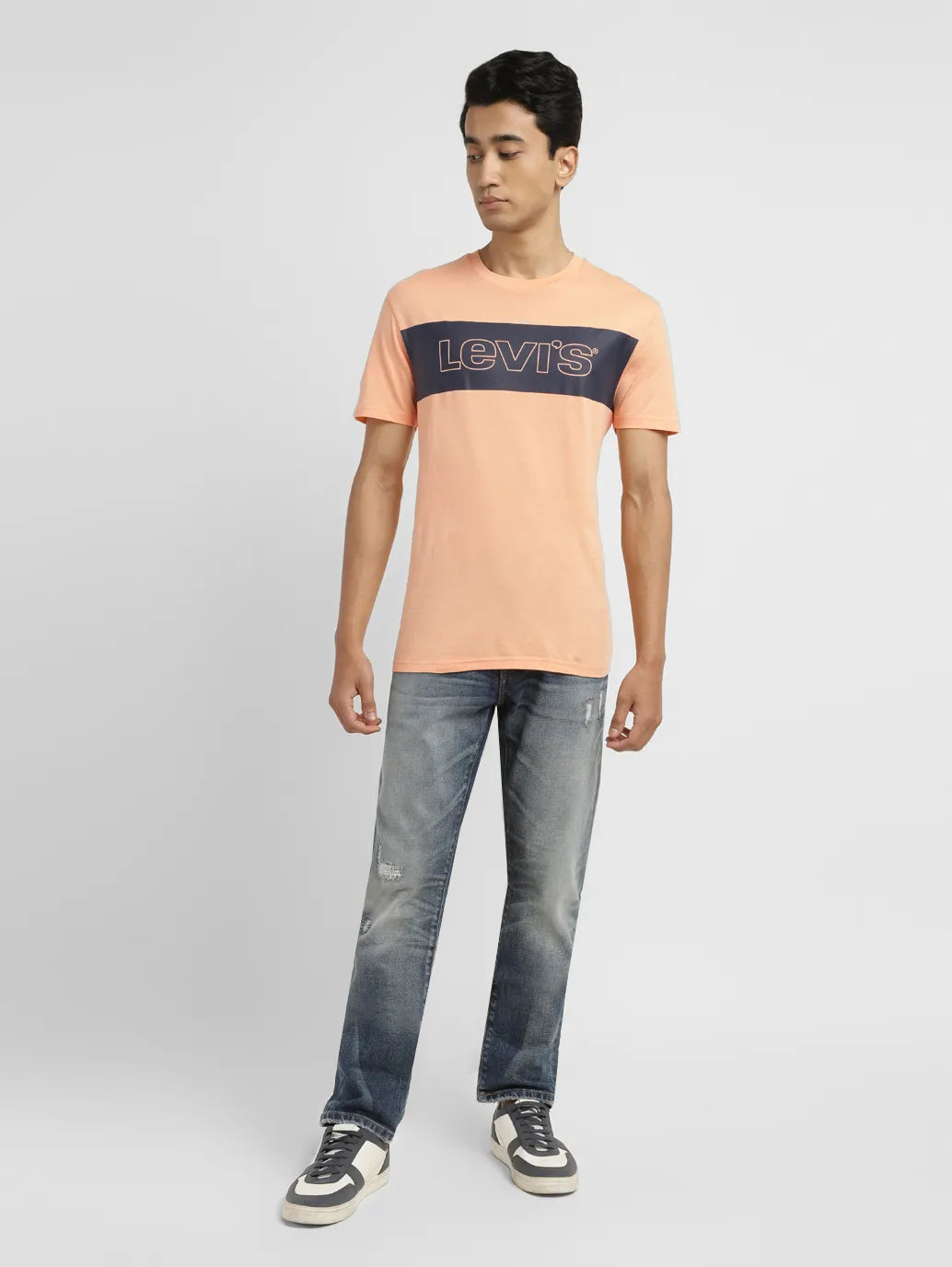 Relaxed Looks Men's Brand Logo Slim Fit T-shirt