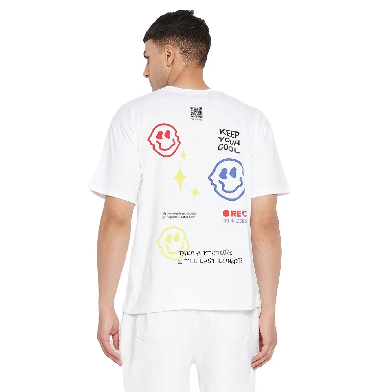 Comfortable Tops White Smiley Oversized Graphic Tshirt